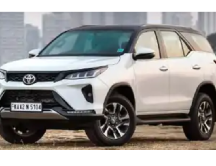 Toyota Introduces 4x4 Manual Variant of Fortuner Legender